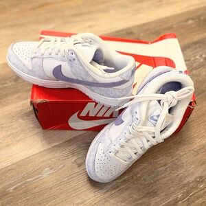 Nike Women's Sneakers in White and Purple